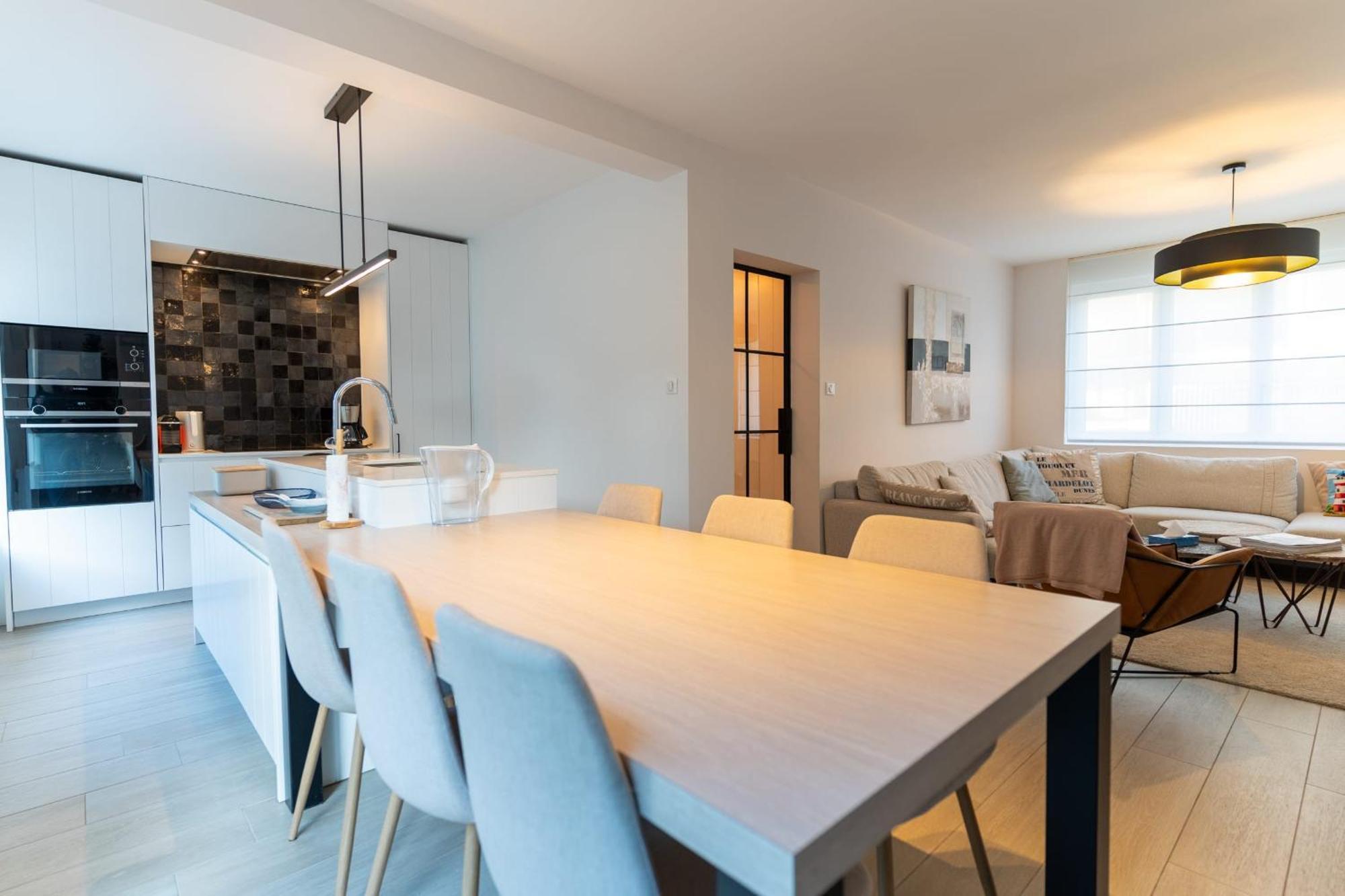 Holiday home Superb Fully Renovated Semi-detached House For 6 People