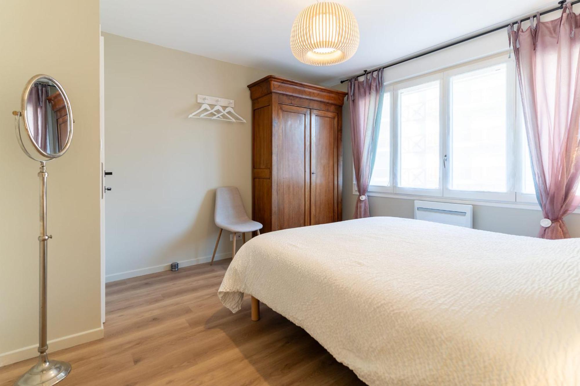Superb Fully Renovated Semi-detached House For 6 People Holiday home *