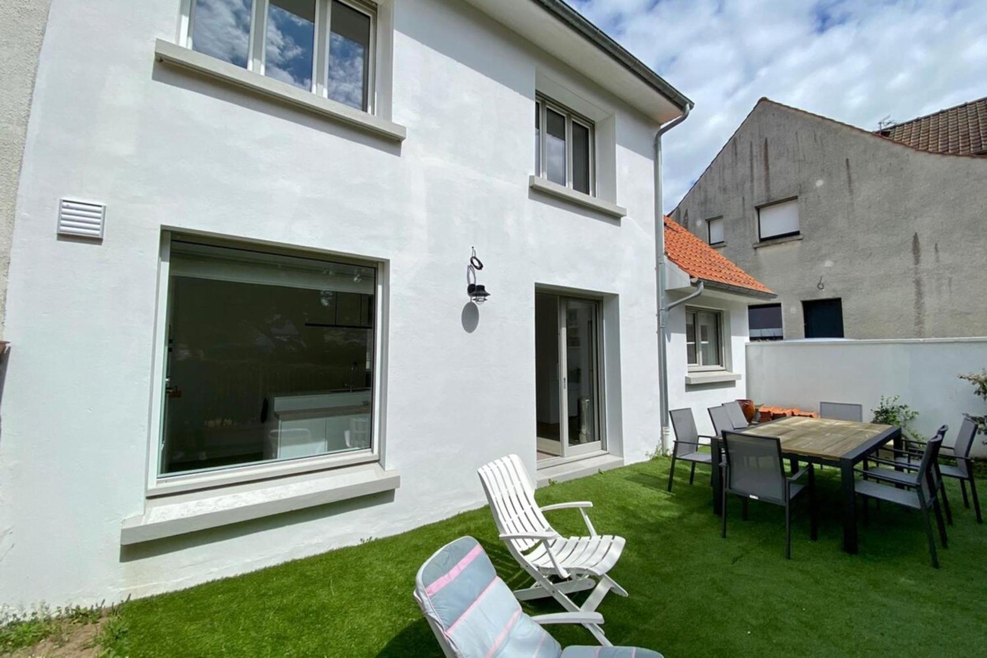 Superb Fully Renovated Semi-detached House For 6 People Holiday home *
