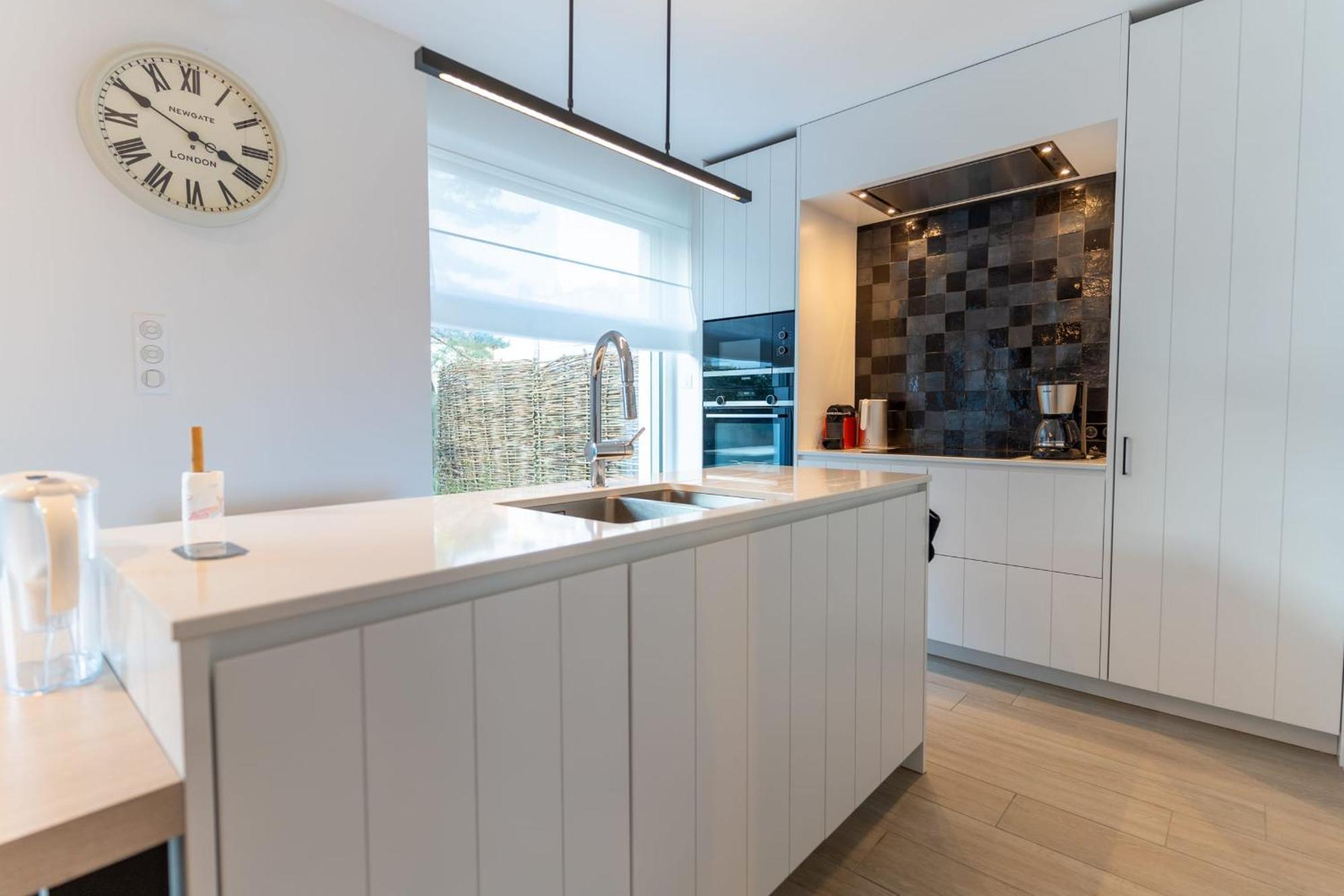 Superb Fully Renovated Semi-detached House For 6 People *