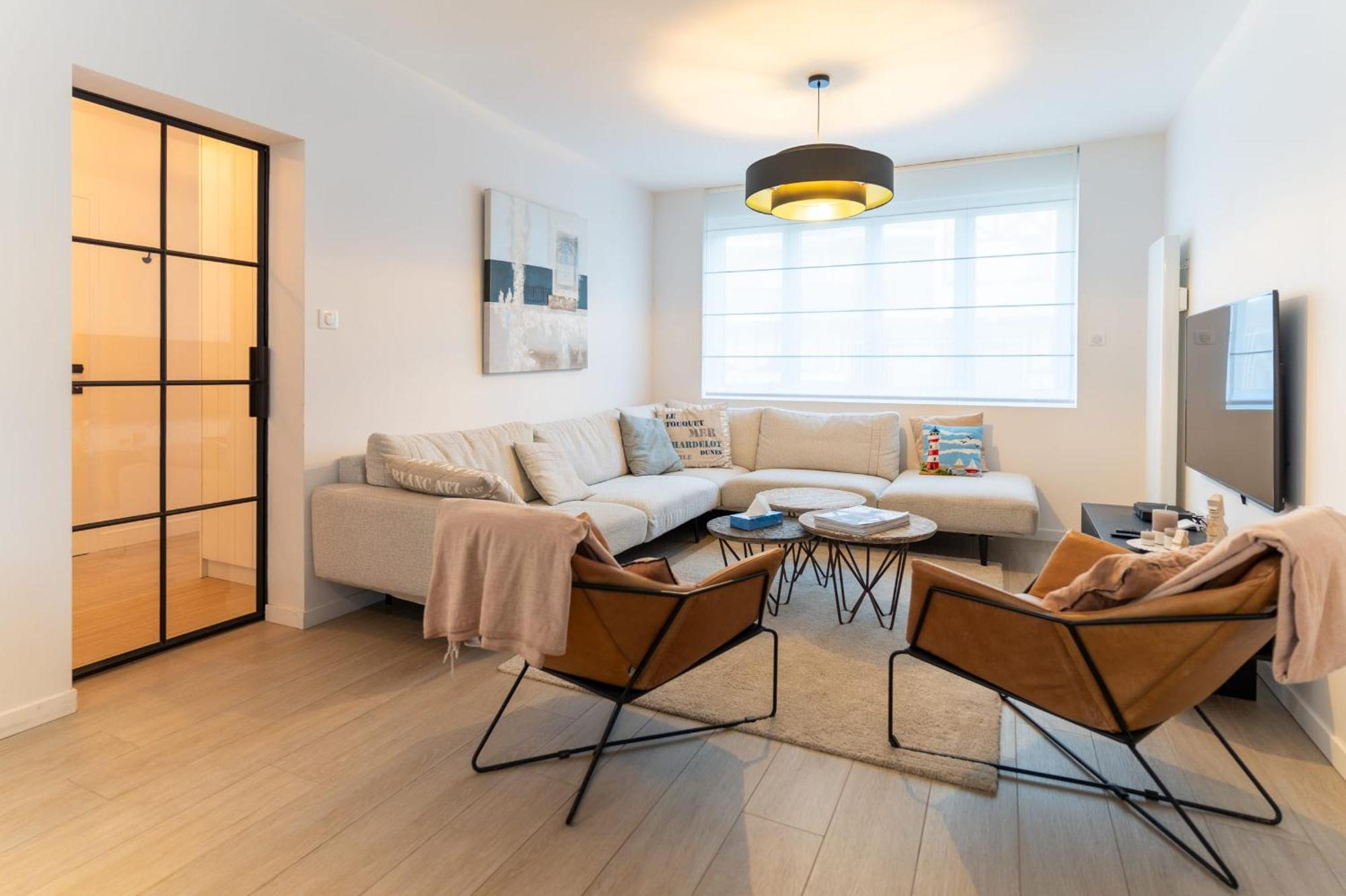 Superb Fully Renovated Semi-detached House For 6 People Holiday home