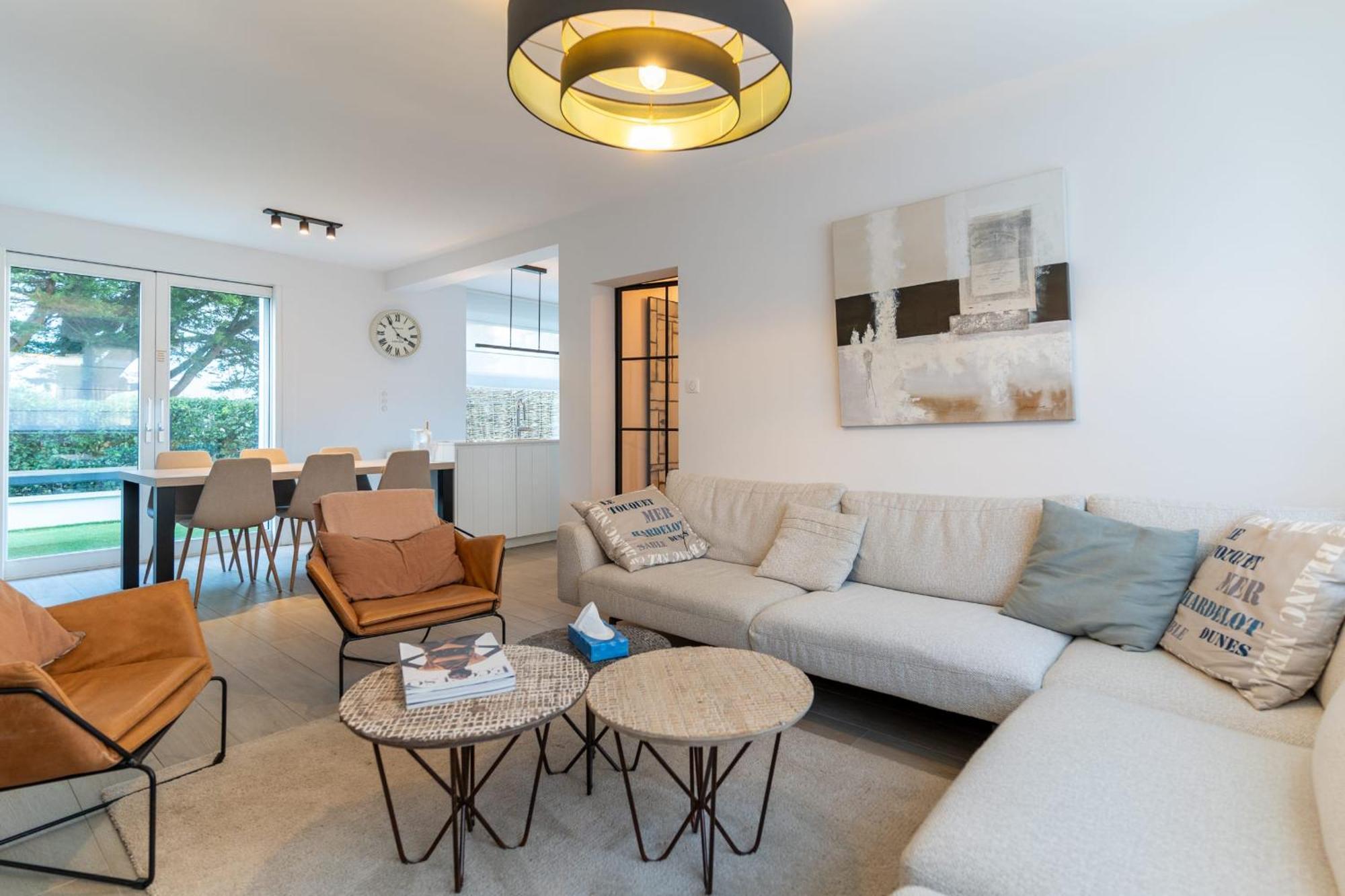 Superb Fully Renovated Semi-detached House For 6 People *