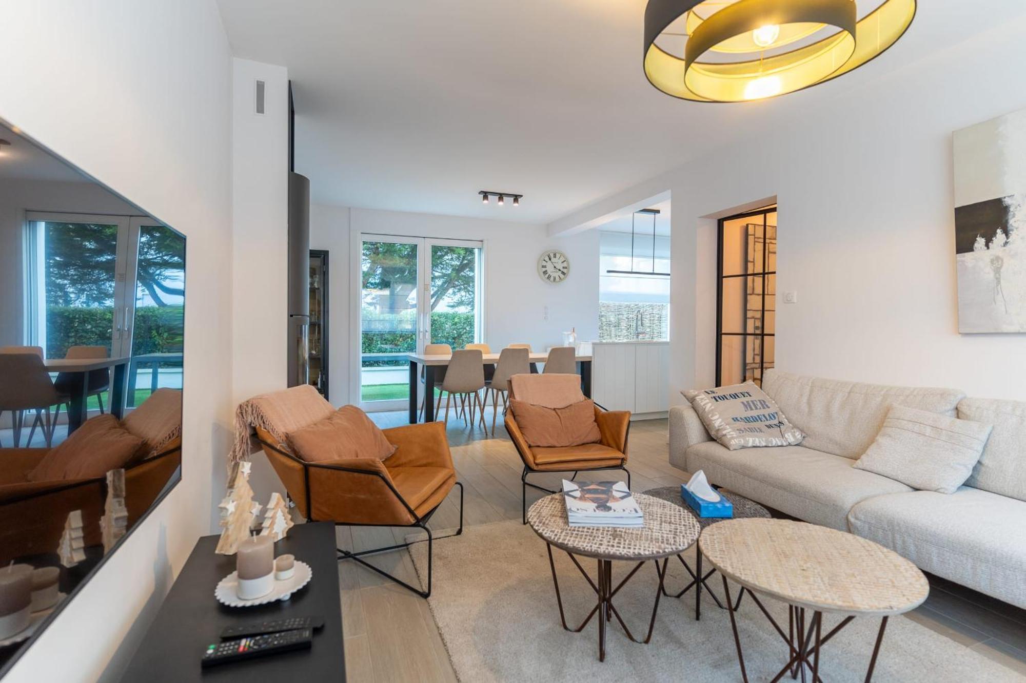 Superb Fully Renovated Semi-detached House For 6 People Holiday home